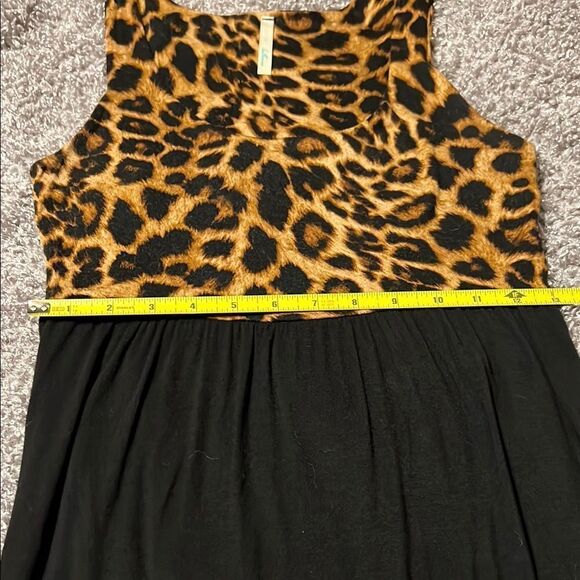 Leopard Print and Black Dress - Picture 6 of 6
